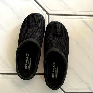 Merrell black slip on sneaker US 7.5